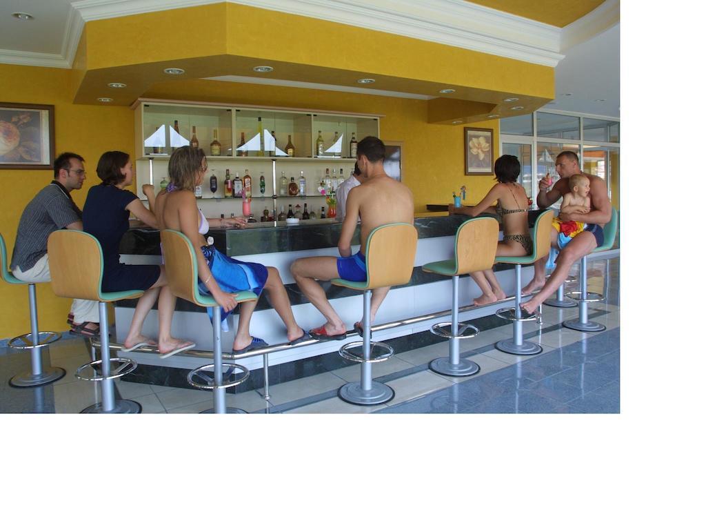מהמוטלר Ares Hotel מראה חיצוני תמונה