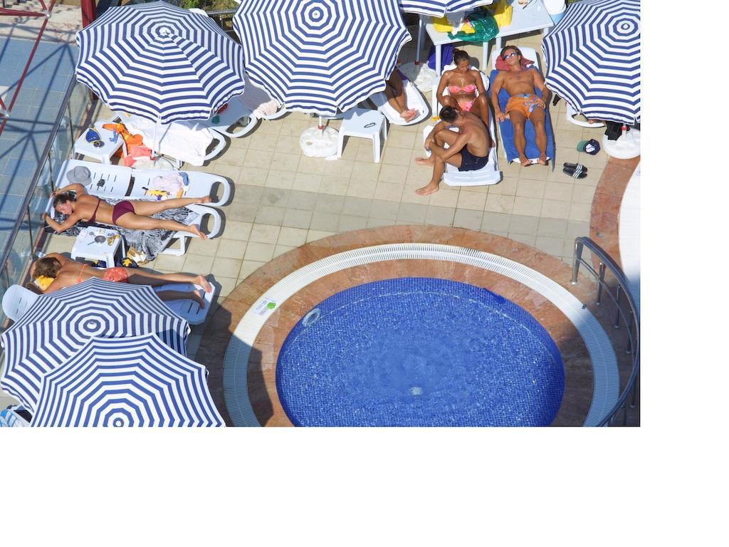 מהמוטלר Ares Hotel מראה חיצוני תמונה