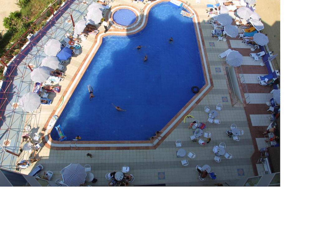 מהמוטלר Ares Hotel מראה חיצוני תמונה